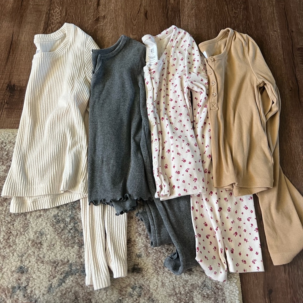 Teen Girls Size 10 Fall Long Sleeved Tops GAP